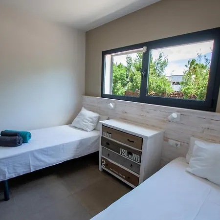 Villa Heated & Shared Pool, Villa Alegre 30B, North Shore Villas Lajares Lajares