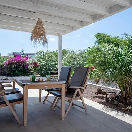 Villa Heated & Shared Pool, Villa Alegre 30B, North Shore Villas Lajares Lajares